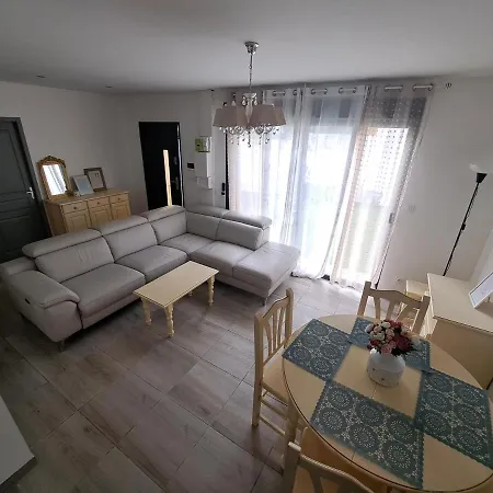 Charmante Maison Avec Piscine Bessan