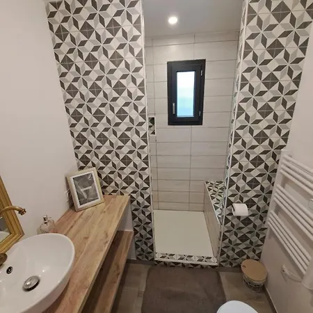 Charmante Maison Avec Piscine