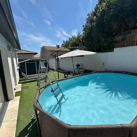 Charmante Maison Avec Piscine Bessan