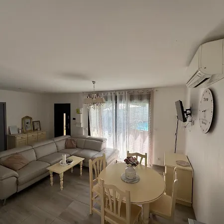 Charmante Maison Avec Piscine Villa