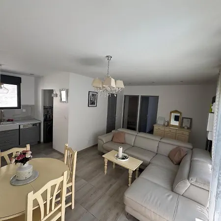 Charmante Maison Avec Piscine Villa *