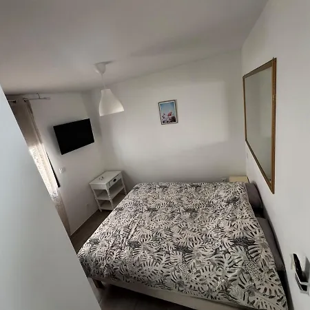 Charmante Maison Avec Piscine *