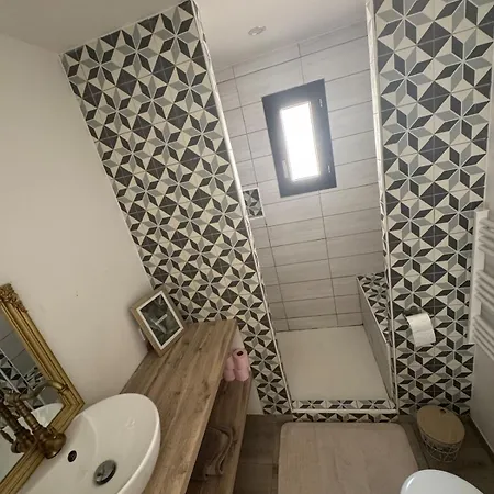 Charmante Maison Avec Piscine